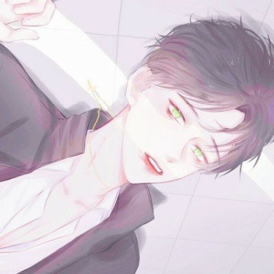 雅丹地貌厕所走红 游客手拿纸巾打卡